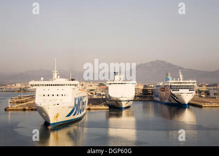 Autofähren im Hafen von Olbia, Sardinien, Italien, Europa Stockfoto