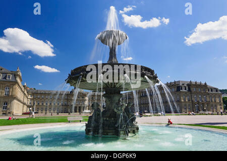 Brunnen vor dem Neuen Schloss Schloss am Schlossplatz-Platz, Stuttgart, Baden-Württemberg Stockfoto