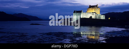 Eilean Donan Castle in der Nähe von Dornie, Western Ross, Loch Alsh, Highlands, Schottland, Vereinigtes Königreich, Europa Stockfoto