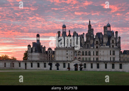 Château de Chambord, Südfassade, bei Sonnenuntergang, Département Loire et Cher, Region Centre, Frankreich, Europa Stockfoto