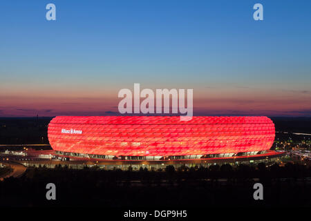 Allianz Arena beleuchtet, München, Bayern, Oberbayern Stockfoto