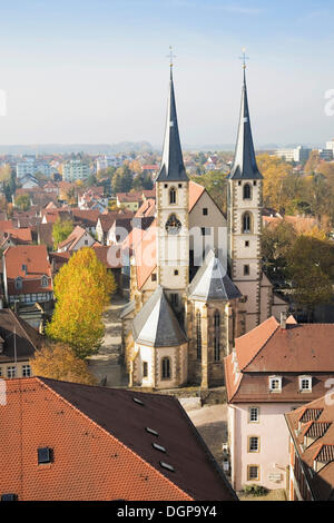 Blick vom Turm auf die Altstadt und die evangelische Kirche in Bad Wimpfen, Bad-Württemberg Blauer Turm Stockfoto