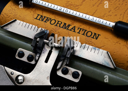Informationstext auf Schreibmaschine Stockfoto