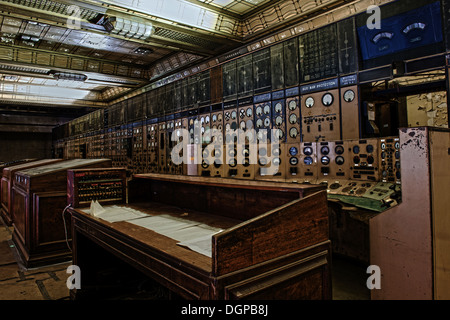 Im Inneren Stil Art-Deco-Control Room A in Battersea Power Station, London. Aufnahmen im September 2013. Stockfoto