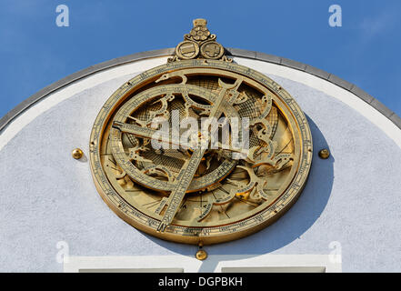 Astrolabium Uhr am Rathaus, Peuerbach, Hausruckviertel Region, Oberösterreich, Österreich, Europa, PublicGround Stockfoto