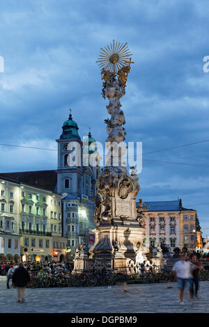 Pestsaeule Pest Spalte und die alte Kathedrale, quadratische Hauptplatz, Linz, Oberösterreich, Österreich, Europa, PublicGround Stockfoto