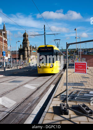 Oldham, größere Manchester, UK. 24. Oktober 2013. Prüfung von neuen Metrolink-Straßenbahn durch Oldham. Dieser Abschnitt ist für einige Zeit im Jahr 2014 geplant. Bildnachweis: Jozef Mikietyn/Alamy Live-Nachrichten Stockfoto