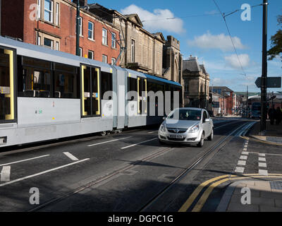 Oldham, größere Manchester, UK. 24. Oktober 2013. Prüfung von neuen Metrolink-Straßenbahn durch Oldham. Dieser Abschnitt ist für einige Zeit im Jahr 2014 geplant. Bildnachweis: Jozef Mikietyn/Alamy Live-Nachrichten Stockfoto