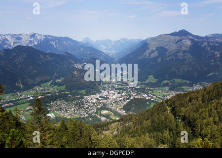 Blick auf Bad Ischl wie gesehen von Katrin Berg, Katergebirge Berge, Traunviertel Region Salzkammergut Erholungsgebiet Stockfoto