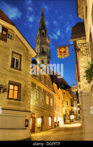 Pfarrgasse Lane mit Pfarrkirche, Steyr, Traunviertel Region, Oberösterreich, Österreich, Europa, PublicGround Stockfoto