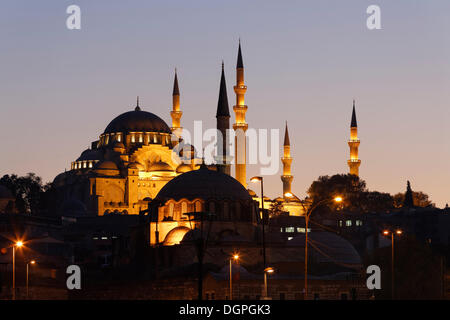 Sueleymaniye Moschee, Rustem Pasha Moschee in den Vordergrund, Istanbul, Europäische Side, Türkei, Europa, PublicGround Stockfoto