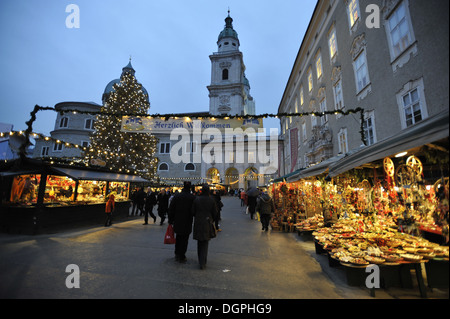 Weihnachtsmarkt in Salzburg, Österreich Stockfoto