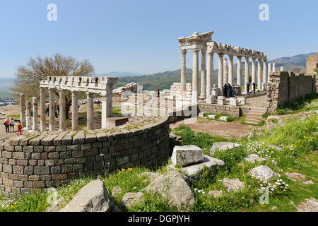 Trajaneums, Trajan Tempel, Akropolis, Pergamon, Manisa Provinz ägäische Region, Türkei Stockfoto