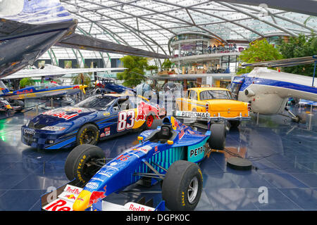 Hangar-7 Flugzeugmuseum, Maxglan, Salzburg, Salzburger Land, Österreich Stockfoto