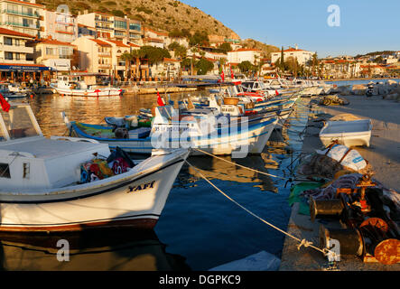 Fischerei-Hafen, Çeşme, Çeşme-Halbinsel, İzmir Provinz, Ägäis, Türkei Stockfoto