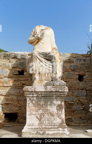 Statue von Scholastikia, Ephesus, Selçuk, İzmir Provinz, ägäische Region, Türkei Stockfoto