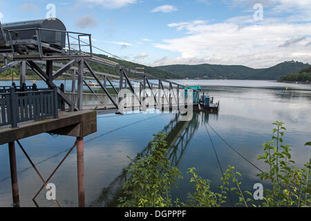 Steg, Steg, Stausee Edersee, Nationalpark Kellerwald, Nordhessen, Waldeck, Hessen Stockfoto