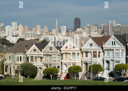 Painted Ladies, viktorianische Architektur, Alamo Square, San Francisco, California, Vereinigte Staaten von Amerika Stockfoto