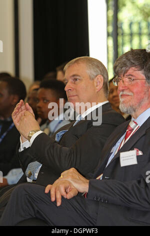 Greenwich, UK, 24. Oktober 2013, Herrn Baker hört eine Rede bei der Eröffnung der Royal Greenwich University technischen Colleg Credit: Keith Larby/Alamy Live News Stockfoto