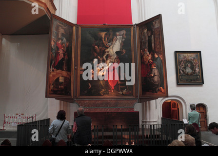 Die Kreuzabnahme (Rubens) in der Kathedrale unserer lieben Frau (Onze-Lieve-Vrouwekathedraal) in Antwerpen, Belgien. Stockfoto