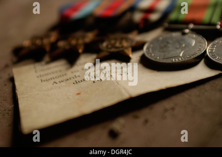 Atmosphärische Fotografie Kampagne Medaillen aus dem zweiten Weltkrieg, 1939-1945 mit einem Text von der Admiralität. Stockfoto