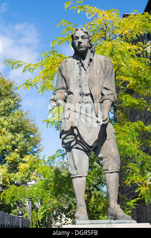 Bronzestatue des berühmten Kunsttischler Thomas Chippendale Bildhauers Graham Ibbeson, Otley, Yorkshire, England, UK Stockfoto