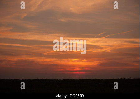 Sonnenuntergang über Skokholm, South Pembrokeshire, Wales, Vereinigtes Königreich Stockfoto