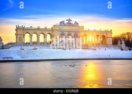 Gloriette im winter Stockfoto