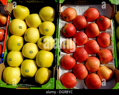 Apple, Gemüsehändler rue Mouffetard, Paris, Frankreich Stockfoto