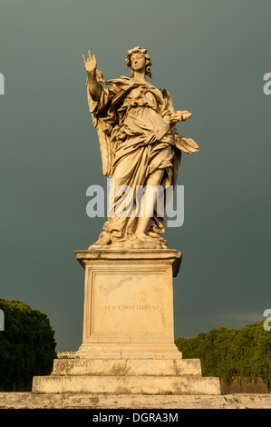 Engel mit Nagel, Ponte Sant ' Angelo, Rom, Latium, Italien Stockfoto