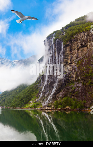 Wasserfall in Geiranger Fjord Norwegen Stockfoto