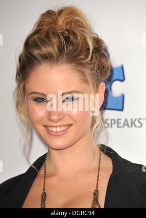 Los Angeles, CA, USA. 24. Oktober 2013. Ginny Gardner im Ankunftsbereich für Autismus spricht Blue Jean Ball, 3 Boulevard in Hollywood, Los Angeles, CA 24. Oktober 2013. © Dee Cercone/Everett Collection/Alamy Live-Nachrichten Stockfoto