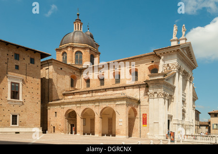 Die Kathedrale in Urbino, Marken, Italien Stockfoto