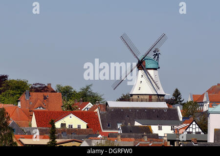 Amanda-Mühle mit einem historischen Sägewerk über den Dächern von Kappeln, Stadt am Fluss Schlei, Schleswig-Holstein Stockfoto