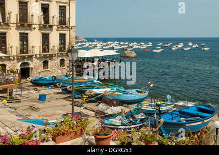 Angelboote/Fischerboote in Scilla, Kalabrien, Italien Stockfoto