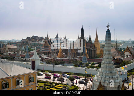 Wat Phra Kaeo Tempel des Smaragd-Buddha, Lak Muang vor, Bangkok, Thailand, Asien Stockfoto