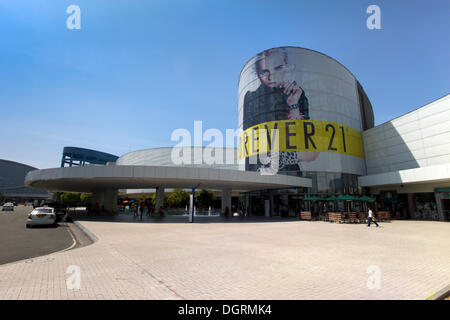 SM Mall of Asia-Center eines der größten Einkaufszentren in Asien, Pasay City, Manila, Philippinen, Asien, PublicGround Stockfoto