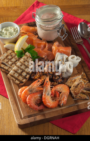 Gemeinsame Platte mit Meeresfrüchten. Stockfoto