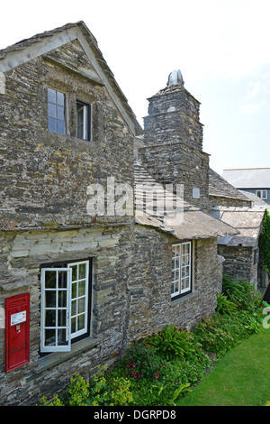 14. Jahrhundert Tintagel Old Post Office, Vorderstraße, Tintagel, Cornwall, England, Vereinigtes Königreich Stockfoto