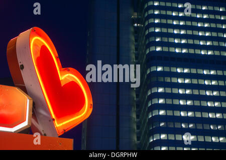 Herzförmige Licht, Rot Licht Viertel, Bahnhofsviertel, Frankfurt Am Main, Hessen, Deutschland Stockfoto