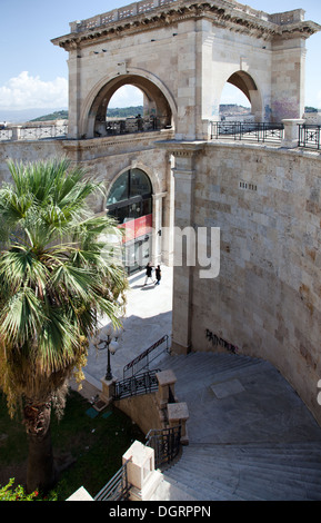 Bastioni di St. Remy gewölbte Turm in Cagliari - Sardinien Stockfoto