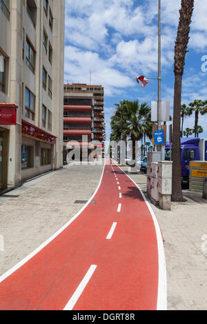 Radweg auf der Straße Ave de Canarias, Las Palmas, Gran Canaria, Kanarische Inseln, Spanien, Europa, PublicGround Stockfoto