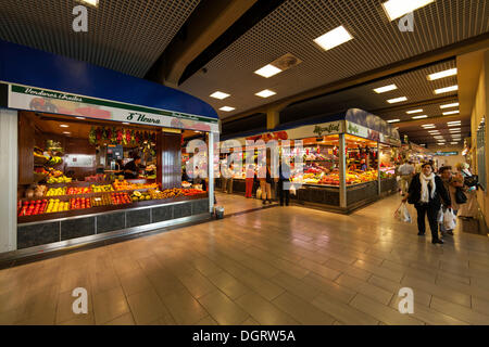 Marktstand in der Gemüsemarkt, Altstadt, Palma de Mallorca, Mallorca, Balearen, Spanien, Europa Stockfoto