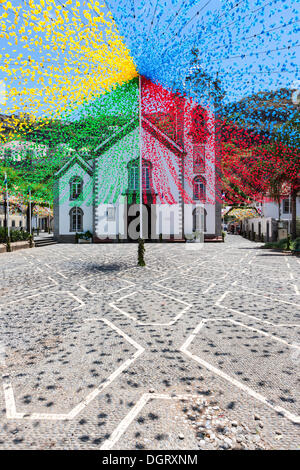 Festliche Dekorationen vor der Gemeinde Sao Bento in Ribeira Brava, Funchal, Tabúa, Ilha da Madeira, Portugal Stockfoto