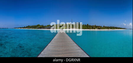 Steg, paradiesischen Insel Lankanfinolhu, Nord-Malé-Atoll, Malediven Stockfoto