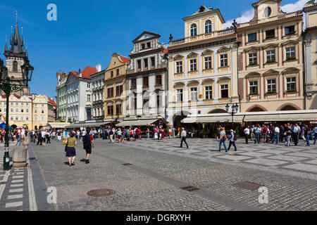 Historische Gebäude auf dem Altstädter Ring, Restaurants, Malá Strana, Prag, Hlavní Město Praha, Tschechische Republik Stockfoto