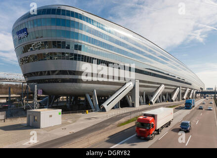 The Squaire, Bürogebäude am Terminal 1 des Frankfurter Flughafens, ehemals Airrail Center, Flughafen Frankfurt, Frankfurt Am Main Stockfoto