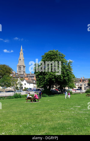 Sommer, Stamford Wiesen und Stamford Kirchen, georgische Marktstadt von Stamford, Grafschaft Lincolnshire, England, UK Stockfoto