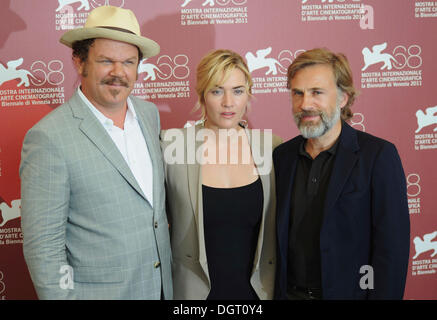 John C Reilly, Kate Winslet und Christoph Waltz, die Teilnahme an einem Fototermin für den Film Gemetzel, 68. Internationalen Filmfestspiele von Stockfoto