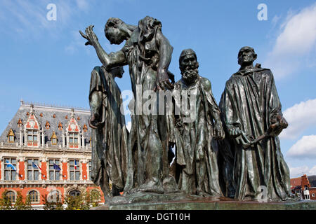 Skulpturen von Auguste Rodin, die Bürger von Calais, auf dem Place de l'Hôtel de Ville Platz in Calais Stockfoto